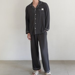 어나더디 커플용 보들 피치스킨 피치기모 긴팔 잠옷 상하의 세트