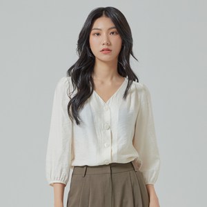 미쏘 7부 V넥 블라우스