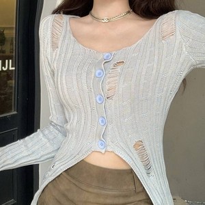 비비에모 여성용 딥U넥 디스트로이드 버튼업 니트 06040