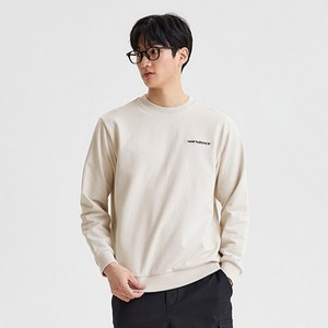 뉴발란스 남성용 유니 에센셜 백로고 세미 오버 핏 맨투맨 NBNCFB0023