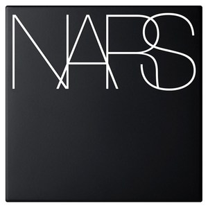 나스 네츄럴 래디언트 롱웨어 쿠션 파운데이션 케이스