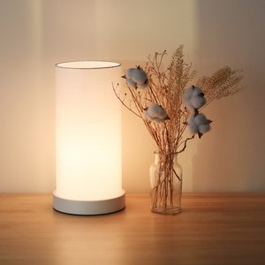 로나 단스탠드, 화이트