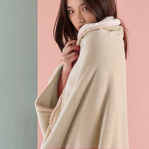 학생 양털 단추 똑딱이 무릎 담요 베이지