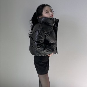 완전무장 레더 데일리 숏패딩 패딩 점퍼 / 블랙 브라운