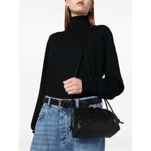 보테가 베네타 우븐 지퍼 크로스 백