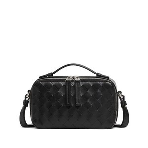 보테가 베네타 우븐 탑 핸들 클러치