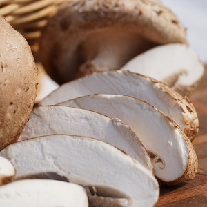 국산 무농약인증 정성껏 손질한 생표고버섯 슬라이스 업소용 가정용, 생표고 슬라이스 1kg, 1개