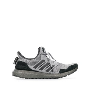 아디다스 울트라부스트 스니커즈