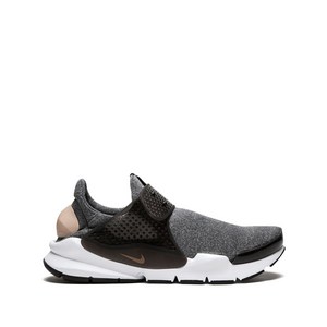 나이키 삭스 다트 SE 스니커즈