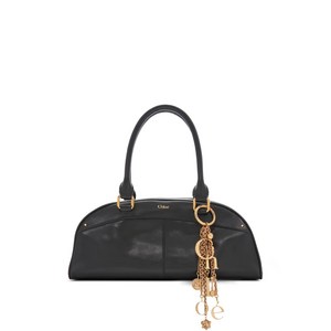 끌로에 로고 참 숄더 백