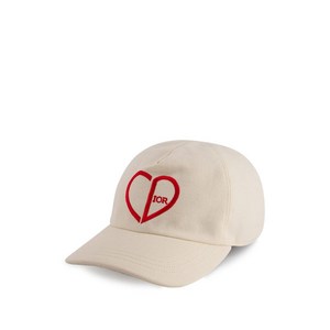디올 하트 자수 캡 모자