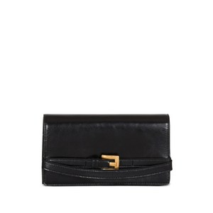 발망 벨트 디테일 클러치