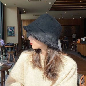 프롬나드 스웨이드 양면 따뜻한 데일리 무스탕 벙거지 버킷햇 리버시블 양털