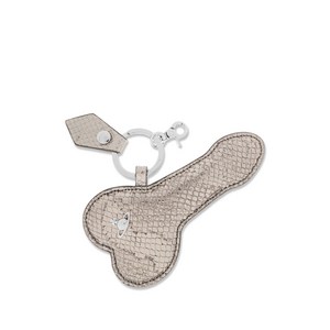 비비안웨스트우드 구체 디테일 레더 키링