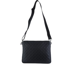 구찌 GG 엠블럼 엠보스드 미디엄 크로스 백