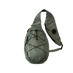 C.P.컴퍼니 집업 백팩