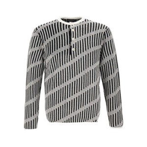 엠포리오아르마니 자카드 버튼 스웨터