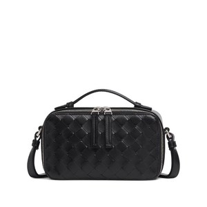 보테가 베네타 인트레치아토 레더 숄더 백