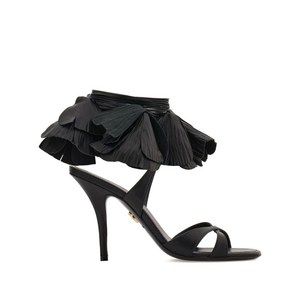 페라가모 플라워 장식 레더 샌들 90mm, US width 8.5C, 블랙계열