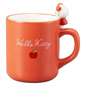 산리오 피규어가 올라간 머그컵