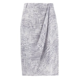 페라가모 엘리게이터 프린트 미니 스커트, 화이트계열+그레이계열, Italy 44(KR 77)