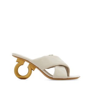 페라가모 트위스트 스트랩 하이 힐 샌들, US width 5.5C, 베이지계열