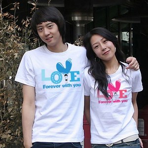 <해피앤티 커플티> ‘사랑남녀’ 반팔 커플티 커플룩” loading=”lazy” style=”width: object-fit; max-width: 100%; max-height: 300px; display: block; margin: 0 auto;”>
        </div>
<div style=