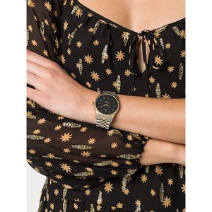 비비안웨스트우드 라운드 페이스 시계