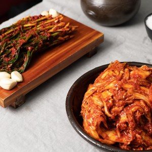 맛있게매운 삼대본가 김치세트 배추김치 1.5kg + 파김치 500g 2단계(무섭게 매운맛), 1세트