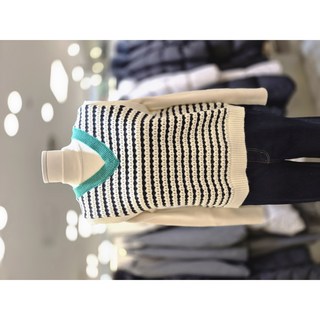 플라스틱아일랜드 플라스틱아일랜드 여성 브이넥 배색니트 PQ7XC209