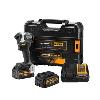 디월트 임팩드릴세트 20V MAX 사용 모습