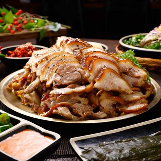 [국내산 대만족 통족발 1.2kg+] 매장에서 먹던 1억 족발!, 1개, 1.2kg