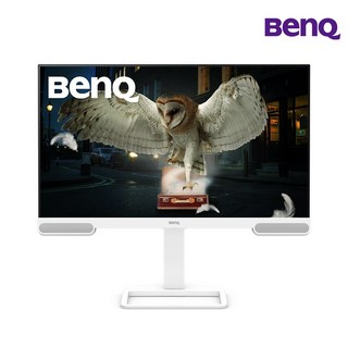 BenQ EW2790U 모니터로 작업하는 모습