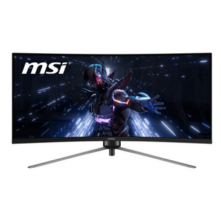 MSI MAG 345CQR 모니터로 게임하는 모습