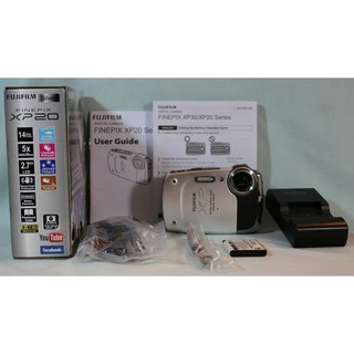 5배 광학 줌 및 2.7인치 LCD를 갖춘 후지필름 파인픽스 XP20 실버 14MP 디지털 카메라, Silver