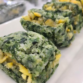 [미소떡방] 아침 간식으로 좋은 달콤한 밤과 향긋한 쑥이 어우러진 밤쑥설기 100g (10개입) 호미당