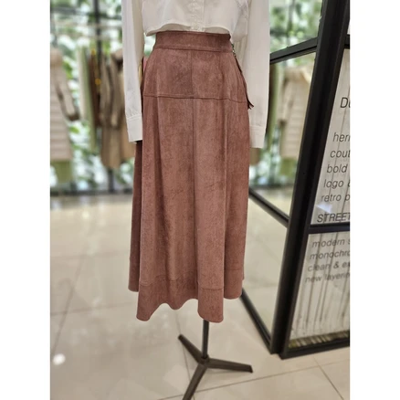 [듀엘] DEWE 테슬장식 스웨이드 롱 미디 스커트 l241psd005 NC일산