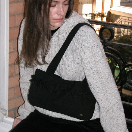보르 Cotton Ruffle Shoulder Bag_Black
