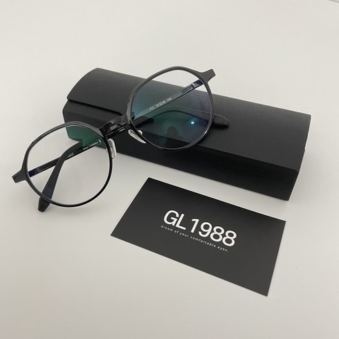 뿔테안경여자 - GL1988 안경사가 만든 울템 블루라이트 차단안경 다각형