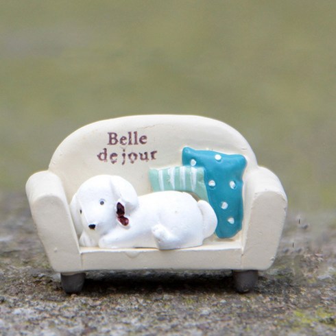 슈퍼식스 귀여운 소파에누운강아지 인테리어소품, 혼합 색상