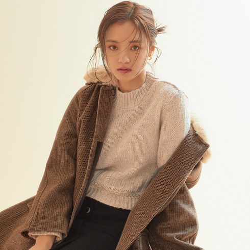 로엠 여성용 메탈사 크랍 반넥 스웨터