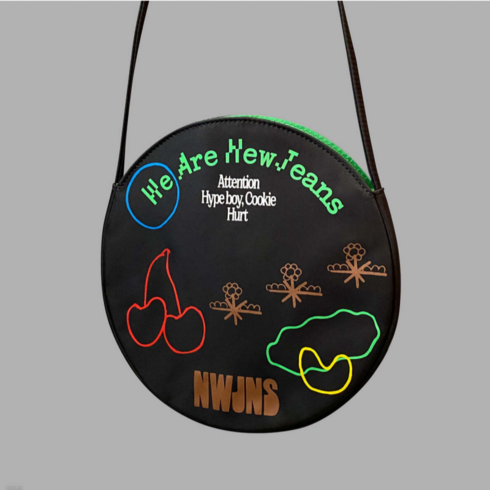뉴진스1집 - [미개봉새제품]뉴진스(Newjeans) / 1집 EP 앨범 (Bag ver.) (한정반), 검정