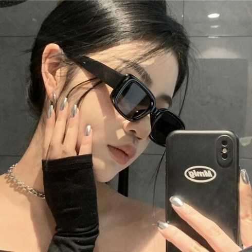 핀디움 여자 연예인 제니 이효리 선글라스 인싸템 가벼운 썬글라스