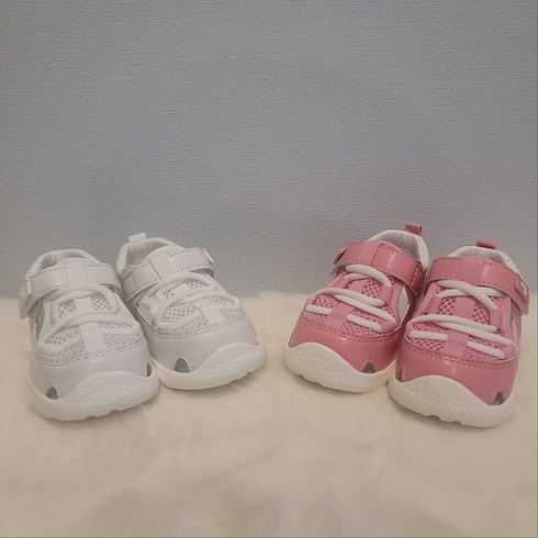 [아가방] 논현점*메쉬소재로 가볍고 통기성좋아 시원한 샌들/찍찍이로 발을 안전감있게 잡아주는 편안한 샌들운동화