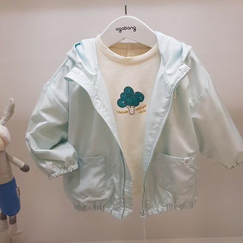 아가방 24 봄 베이비페어! 컬러가 참 예쁨이야 귀달이 후드 바람막이 점퍼! 부드러운 면 안감 보들보들하게 유아 바람막이 점퍼! 봄부터 여름까지 강추드림 외출복! 티셔츠별도