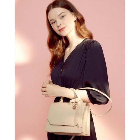 질스튜어트 칸막이 베이지 사첼 토트백 겸 크로스백