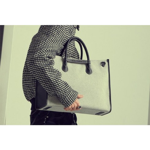 세러데이일레븐 NO6 투톤 캔버스 브릿지 토트백 SATURDAY-ELEVEN TWO-TONE CANVAS BRIDGE TOTE BAG