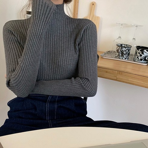 데일로엔 여성 핸드워머 긴팔 하이넥 슬림핏 니트