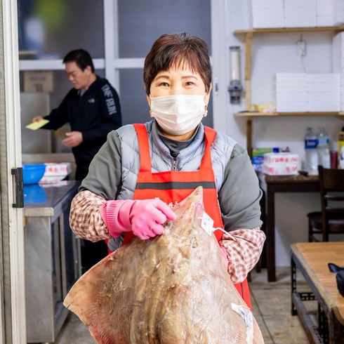 30년 조여사 명품홍어 (1kg이상 애+탕거리 서비스), 조여사 국내산(대청도) 홍어 1kg, 중간숙성