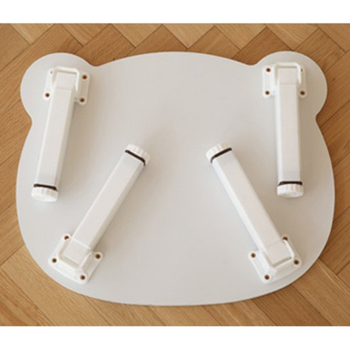 키즈 테이블을 활용하여 아이들의 스터디와 간식 시간을 편리하고 안전하게 책임지세요.